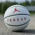 Баскетбольный Мяч Jordan 7 для улицы и спортзала, белый, размер 7.