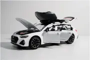 Металлическая (2)Модель Ауди РС6 Авант ( Audi RS6 Avant ) / Масштаб 1:24 белый