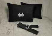 Подарочный набор: декоративная подушка в салон автомобиля из велюра и накладки на ремень безопасности с логотипом NISSAN, комплект 3 предмета