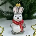 Irena-Co елочная игрушка, стекло Зайчик в шарфе (Символ года 2023) (9х5х5см)