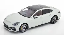 Модель коллекционная MINICHAMPS Porsche panamera turbo s 2020 light grey / порше панамера турбо