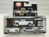 Машинка 1/64 Greenlight Car model 2018 Chevrolet SILVERADO 3500 & CAMARO SS