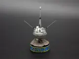 Склеиваемая пластиковая модель Советская АМС Луна-2. Масштаб 1:35