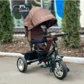 Велосипед детский трехколесный Luxmom 5588, коричневый, звук, свет, родительска ручка, подставка под ножки