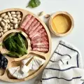 Менажница деревянная круглая с соусником, 28см