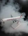 Модель самолёта Boeing 777-300 / Emirates / Эмираты - 20 см.