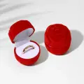 Футляр бархатный под кольцо Роза без листьев, 4.5x3.5, цвет красный