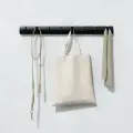 Вешалка настенная горизонтальная Umbra Flip, 8 крючков, черная