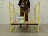 Строительные подмости / стремянка / малярный стол / помост малярный