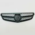 Решётка радиатора Mercedes C-class w204 С63 черный мат