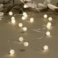 Светодиодная гирлянда на батарейках Жемчужины, 2 м, 20 теплых белых LED ламп, серебряная проволока, контроллер, IP20, Serpantin (Серпантин), 183-0217