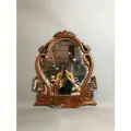 Интерьерное зеркало DOMKORLEONE в резной раме из красного дерева (mahogany wood), цвет орех NAA (светло-коричневый)