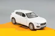 Игрушка машинка металлическая 1:32 Maserati Levante, пруж. мех, WELLY, белый