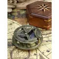 Компас туристический с солнечными часами, с уровнем, в деревянной шкатулке