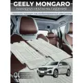 Накидки на сиденья автомобиля Geely Monjaro белые/ чехлы на задние сидения Джили Монджаро / автомобильные чехлы из алькантары