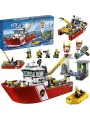 Конструктор Сити, Пожарный катер, 461 деталь, 4 мини-фигурки