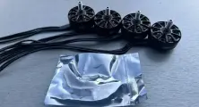 (комплекте 4 штуки) Бесщеточный двигатель 2807 1300KV для 7 дюймового FPV