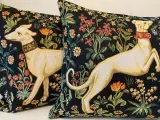 Гобелен, комплект декоративных наволочек из 2-х штук 45х45 см / Собаки У. Моррис
