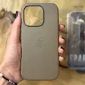 Чехол-накладка Leather Case MagSafe / Для iPhone 16 Pro / Taupe