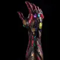 Рука Железного Человека с камнями бесконечности Marvel Avengers Thanos Iron Man Model Ornaments Thanos arm, материал смола, с подсветкой