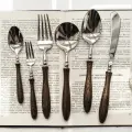 Набор столовых приборов из шести предметов