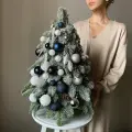 Живая новогодняя елочка из датской пихты (Нобилис) в сине-белой гамме и авторском оформлении