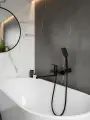ESKO. Смеситель для ванны и душа черный с длинным изливом из латунь Singapore Black