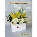 Композиция из искусственных цветов в деревянном ящике, ПоДар. Ок Home