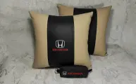 Подарочный набор: декоративная подушка в салон автомобиля из экокожи и ключница с логотипом HONDA, комплект 3 предмета