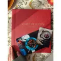 Книга для записи кулинарных рецептов и фотографий в красивом клубничном цвете.