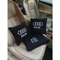 Автомобильный набор: 2 подушки 30х30см и плед 150х180 см в машину с вышивкой логотипа Audi, цвет черный
