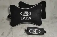 Подарочный набор: подушка на подголовник из велюра и ключница с логотипом LADA, комплект 3 предмета
