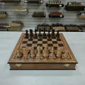 Шахматы подарочные из эвкалипта в ларце с фигурами Суприм дуб Люкс