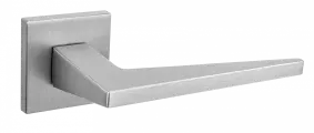 Ручка дверная межкомнатная на квадратной розетке Сорренто, супер сатин хром