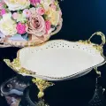 Блюдо сервировочное на ножках с ручками Lenardi, фарфор, 28 см