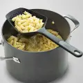 Большая ложка-дуршлаг Joseph Joseph Scoop Plus, черная