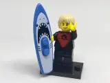 Минифигурка LEGO Collectible Pro Surfer, Series 17 (Complete Set with Stand and Accessories)col17-1 N