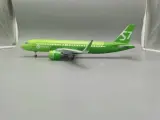 47 см 1/144 модель самолета с шасси, A320 S7 Airlines, Россия авиакомпания Сибирь