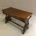 Стол письменный DOMKORLEONE Лира из красного дерева (mahogany wood) с ящиками, цвет орех Antique Sou Dark