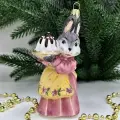 Irena-Co елочная игрушка, стекло Зайчиха с тортом-2 (Символ года 2023) (13х7х6,5см)