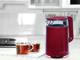 Электрический стеклянный чайник Oursson EK1732W/DC, пластик/стекло, 1.7л, 2200W красный