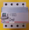 Выключатель дифференциальный, УЗО Legrand DX 09013 4P 63A 300мА