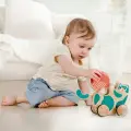 Игрушка для малышей каталка - погремушка Игривый котенок