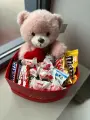 Конфетный набор от Sweet Berry Мишкины сладости с плюшевым медведем в подарочной коробке сердце