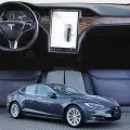 Защитное гибридное стекло Krutoff для экрана мультимедии Tesla Model S 2016 - 2021