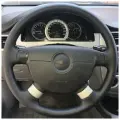 Накладка из натуральной кожи Кожа рулит на руль Chevrolet Lacetti (2004-2013), Chevrolet Aveo I (2003-2011), Daewoo Gentra I-II (2005-2015), Ravon Gentra (2015-2018), Ravon Nexia (2015-2020), черная, для замены штатной накладки