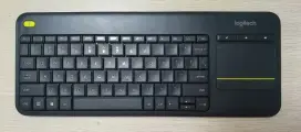 Беспроводная клавиатура Logitech K400 Plus черный, английская(ISO), 1 шт.