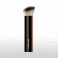 Кисть Hourglass для нанесения основы Seamless Finish Foundation Brush №20