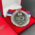 Медаль на юбилей Серебряной свадьбы 25 лет + именная гравировка на обороте в подарок!