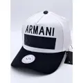 Бейсболка Armani Exchange, твёрдый лоб, белого цвета с темно-синим козырьком